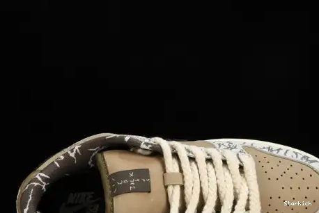  Nike  Dunk CT5053-010 QS SB PRM Low 0510